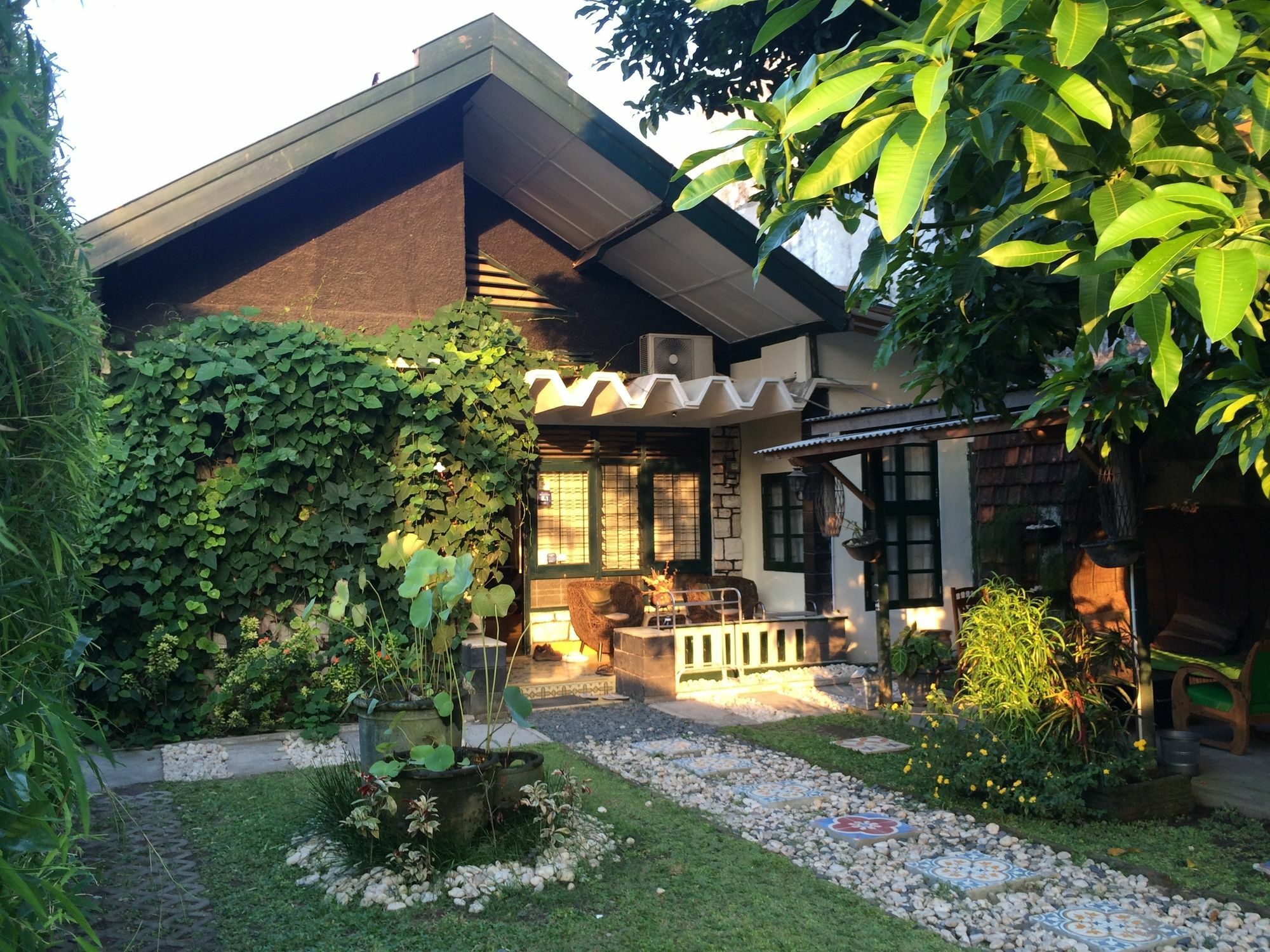 Mango Tree Dipudjo Guest house 2*